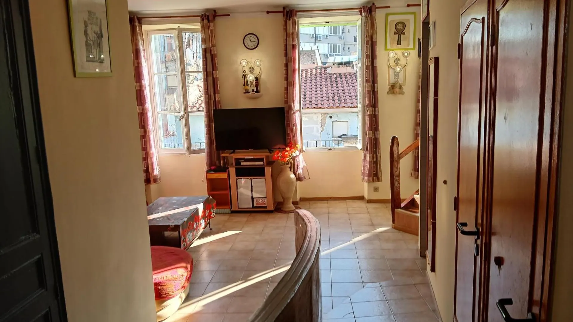Apartment Marseille Loft Americain Centre Ville 7 Personnes